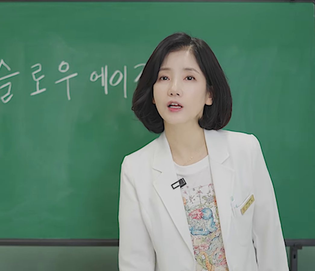 예롬TV 쇼츠 「40살에 안면거상 수술 해도 될까?」 칠판 앞 나민화 원장